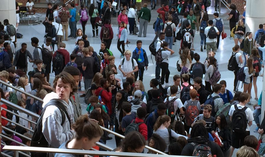 The+biggest+freshman+class+in+decades+encounters+struggles+with+overcrowding%2A