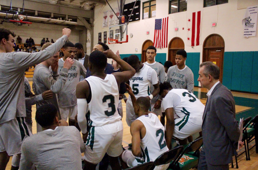 Loaded basketball team begins season with tremendous expectations