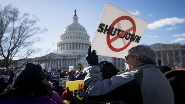 Government shutdown jeopardizes federal workers’ livelihoods